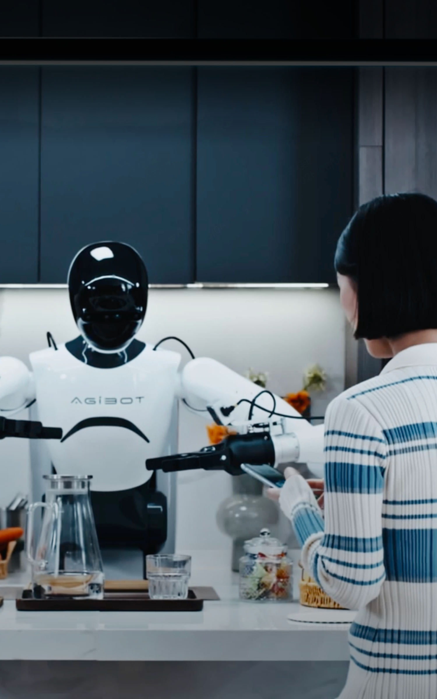 行业首款！米兰发布具身智能一站式开发平台Genie Studio